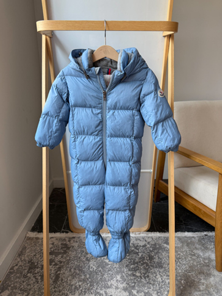 Пуховый комбинезон Moncler, 74
