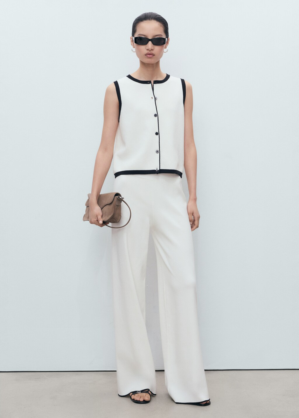 Трикотажный жилет с контрастным дизайном