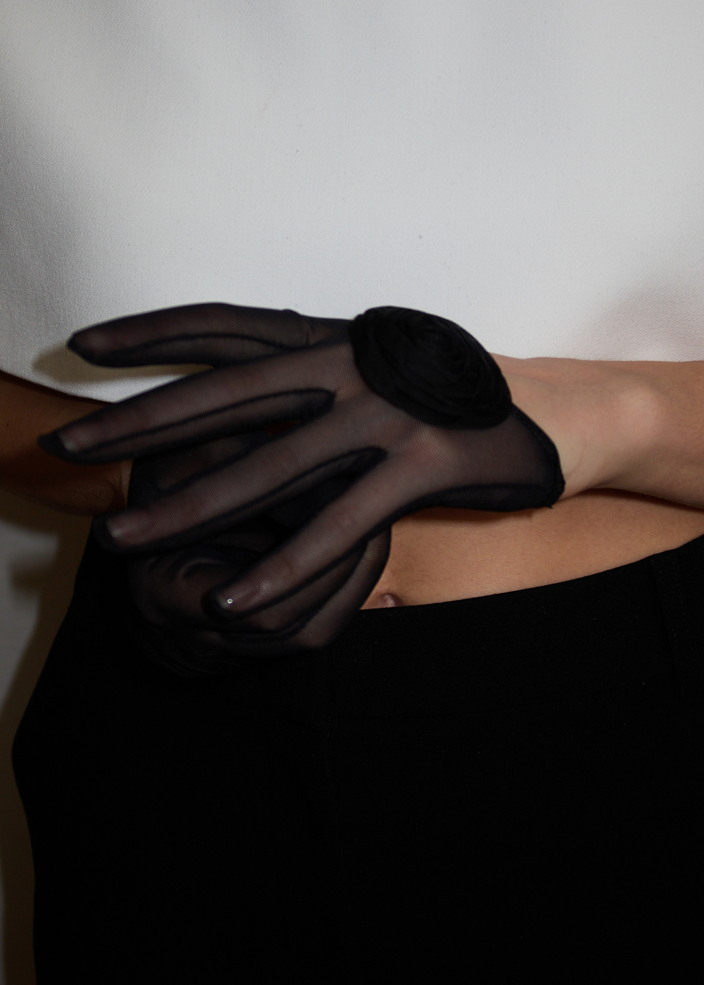 Перчатки укороченные с розой