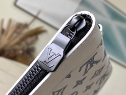 Louis Vuitton Pochette To-Go