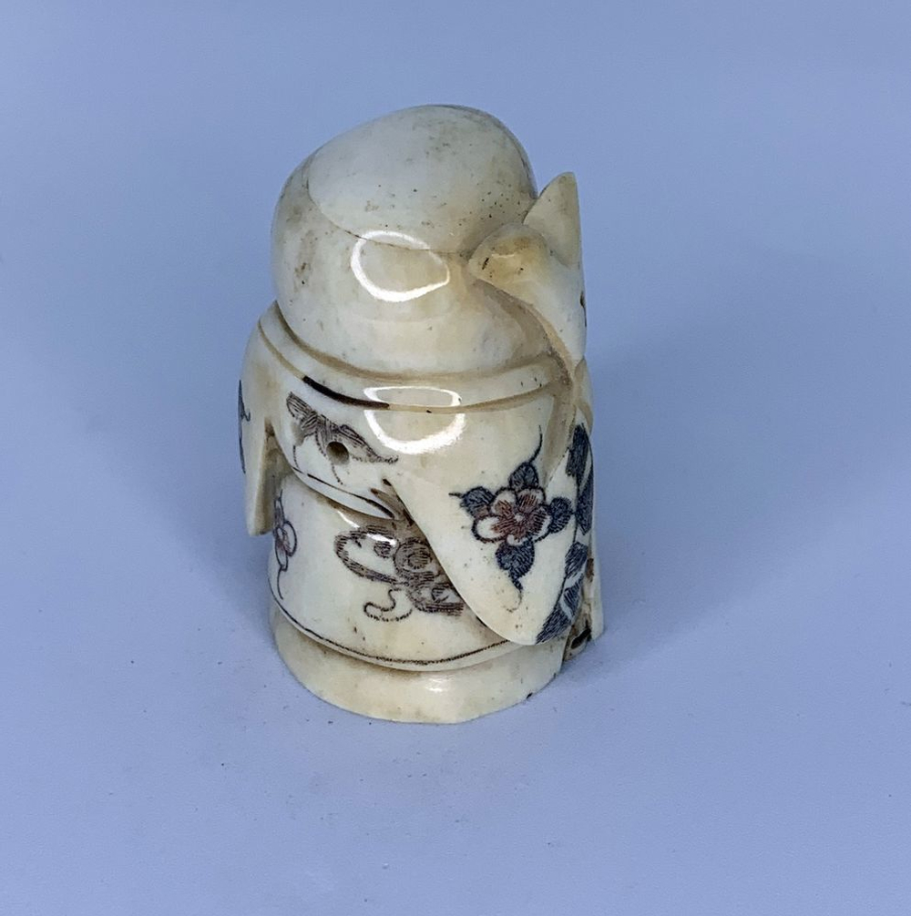 Нэцкэ Шоусин с посохом и табличкой Счастье