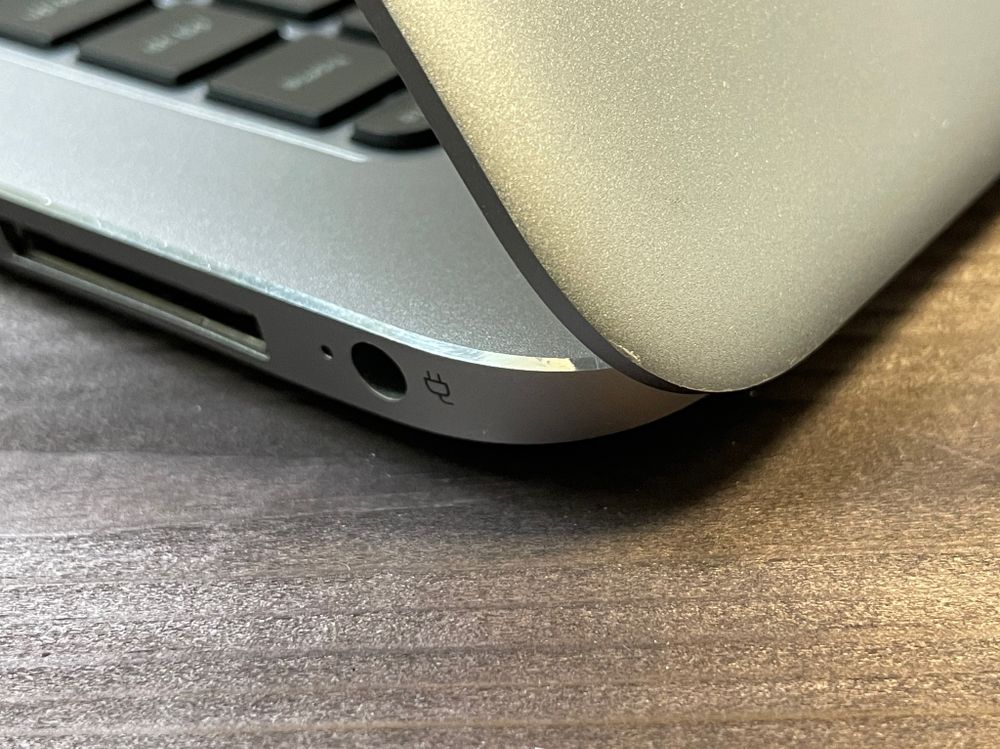 14" Ноутбук HP EliteBook Follio 1040 G3 (1920x1080, Intel Core i5-6300U, RAM 8ГБ, SSD 256ГБ, Intel HD Graphics 520, Win 10Pro)