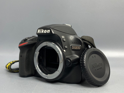 Nikon D3200 Kit + 18-55mm 5.000 кадров