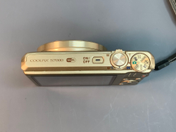 Nikon Coolpix S7000