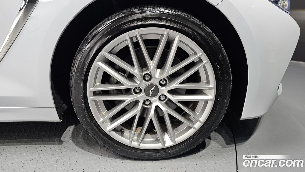 Genesis G70 2.0T (09.2019)