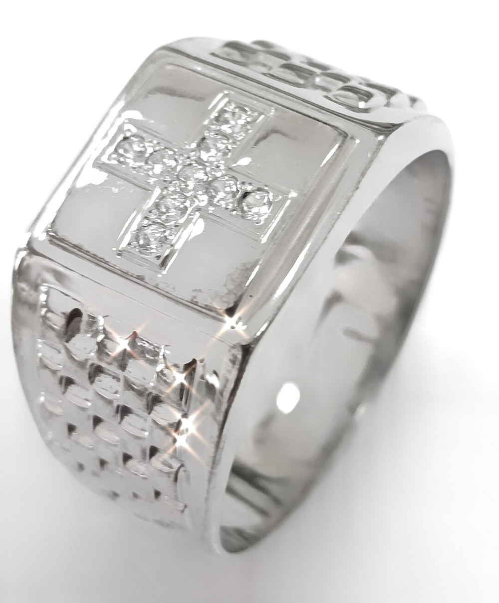 Ювелирное кольцо из серебра