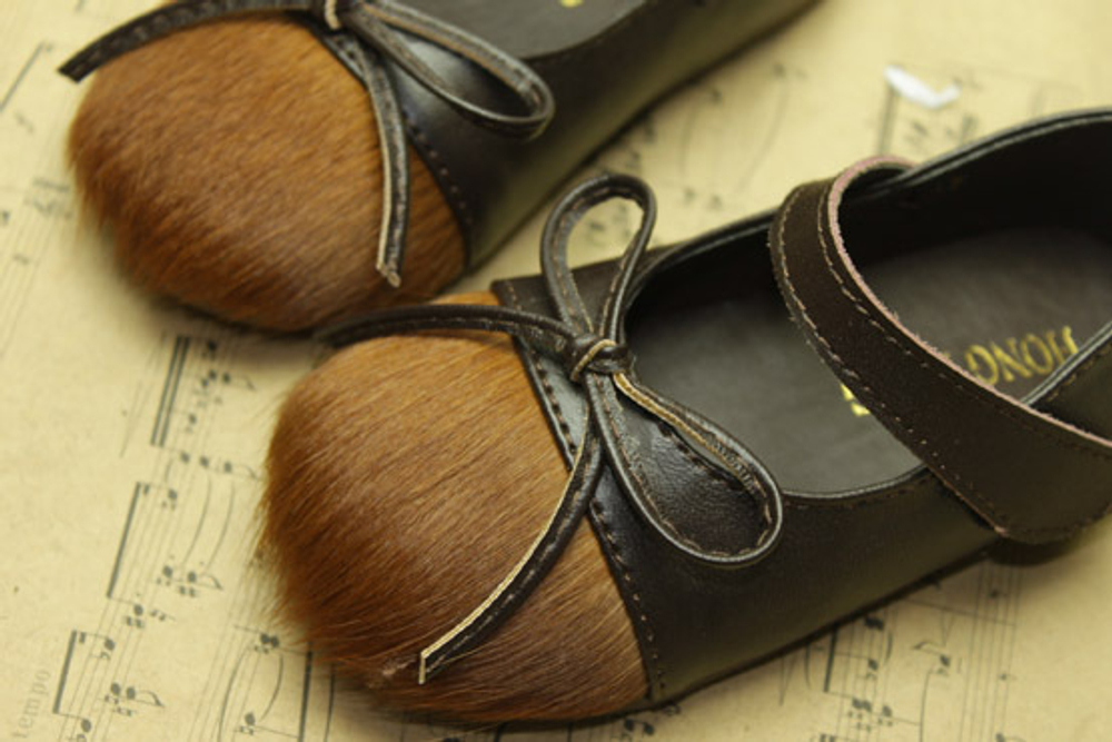 Туфли на липучке с меховым носом и бантом