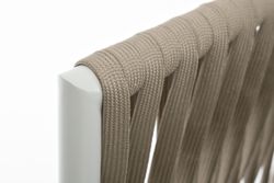 "Касабланка" кресло плетеное из роупа, основание дуб, каркас алюминий светло-серый (RAL7035) муар, роуп серо-коричневый 23мм, ткань бежевая 15052