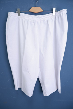 Шорты белые 56 размер