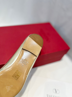 Valentino Vlogo Ballet Flat
