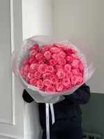 Гранд-букет из ярко розовых роз 51шт