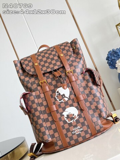 Louis Vuitton Christopher MM