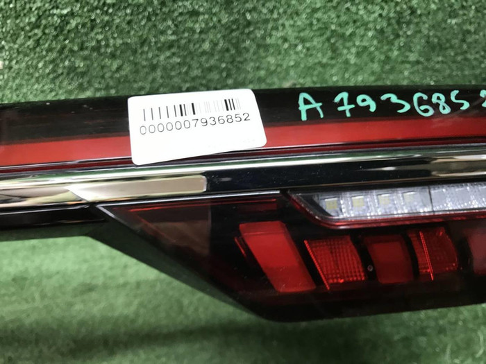 Фонарь крышки багажника Geely Monjaro (2021-н.в.)