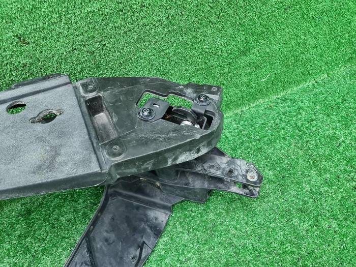 Кронштейн фары Комплект Mercedes S W222 (13-17)