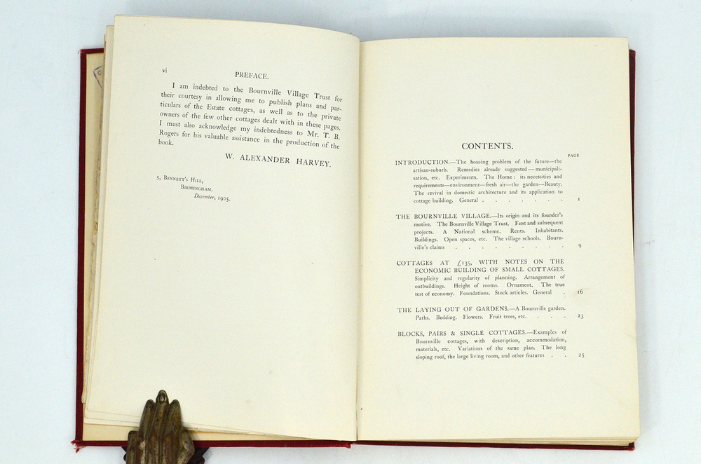 Harvey, William Alexander. The model village and its cottages: Bournvill.London : B.T. Batsford.1906