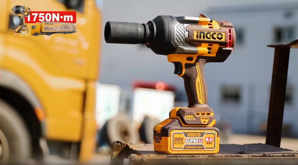 Аккумуляторный бесщеточный ударный гайковерт INGCO CIWLI201751 INDUSTRIAL 20 В 1/2" 1750 Нм / 2100 Нм