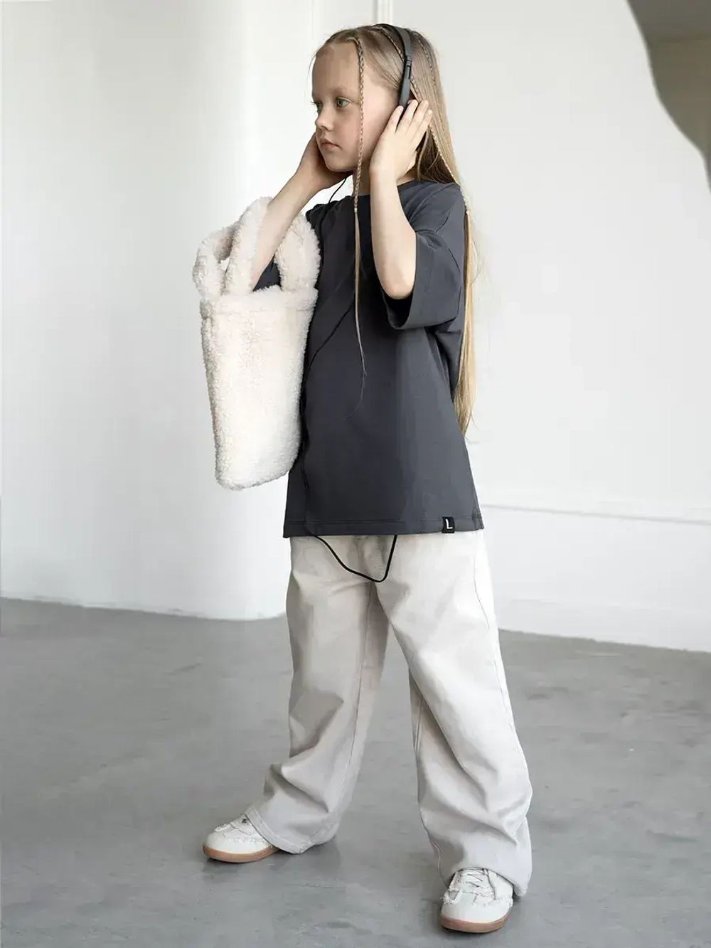 Футболка для девочки в школу