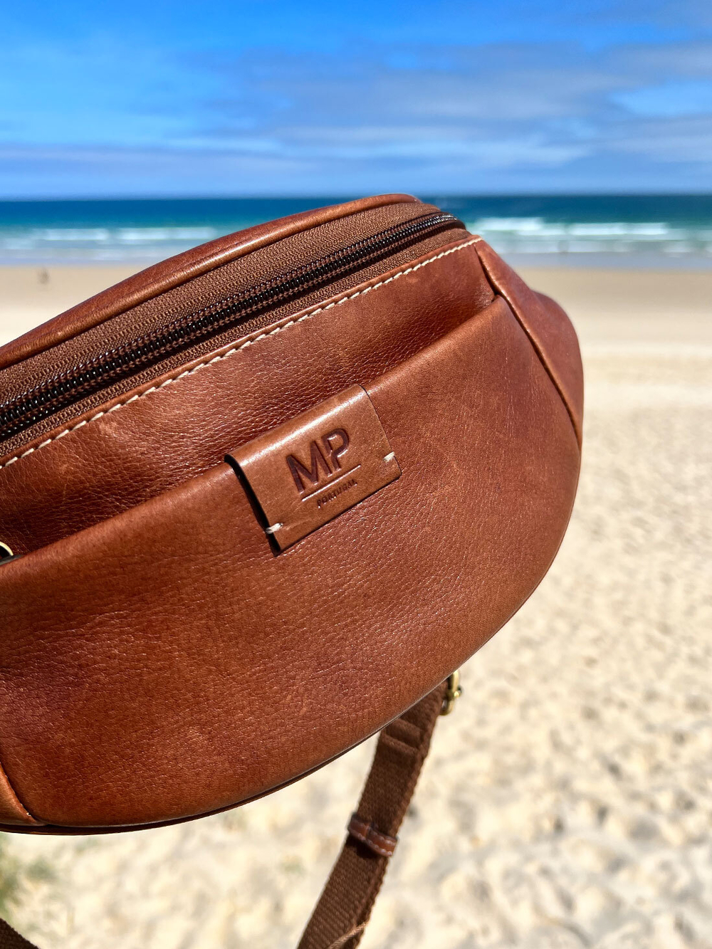 C240008 Camel - Сумка поясная MP