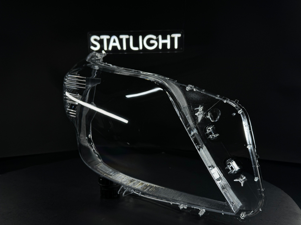 Правое стекло фары Toyota Prado 150 2010-2013