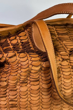 Женская большая плетеная сумка цвета whisky