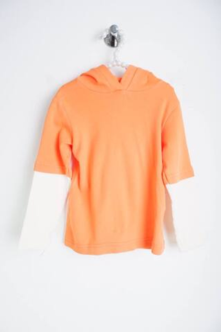 Лонг яркого цвета, визуально на 3 года