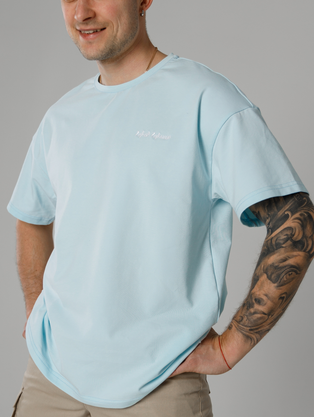 Футболка Город Горький с вышивкой голубая