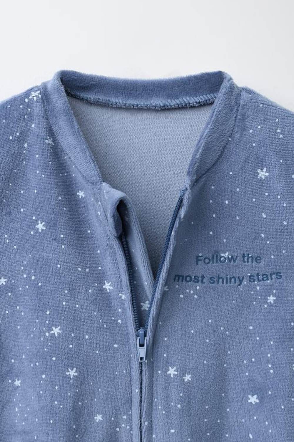 ZARA КОМБИНЕЗОН ИЗ ВЕЛЮРА С ПРИНТОМ «ЗВЕЗДЫ», СИНИЙ