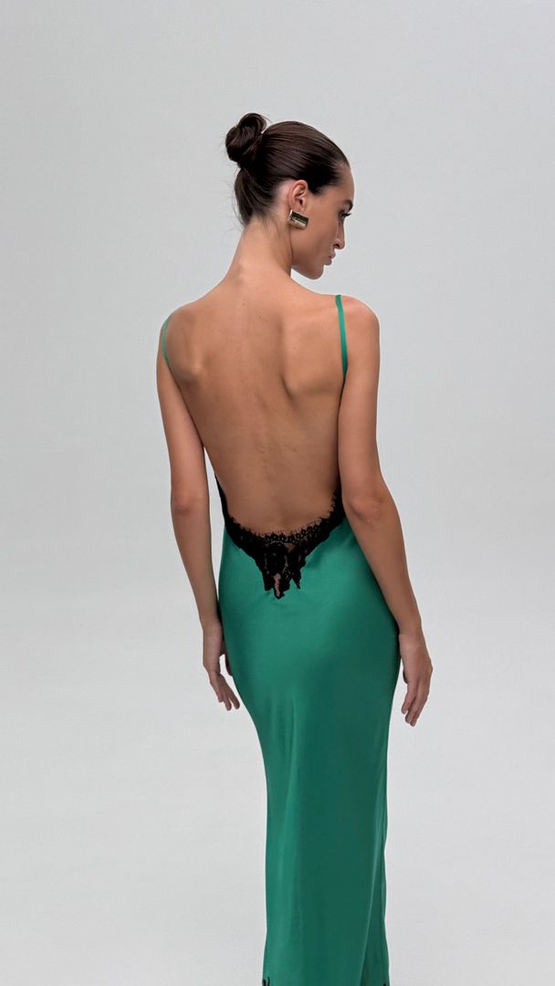 Платье коктейльное с кружевом