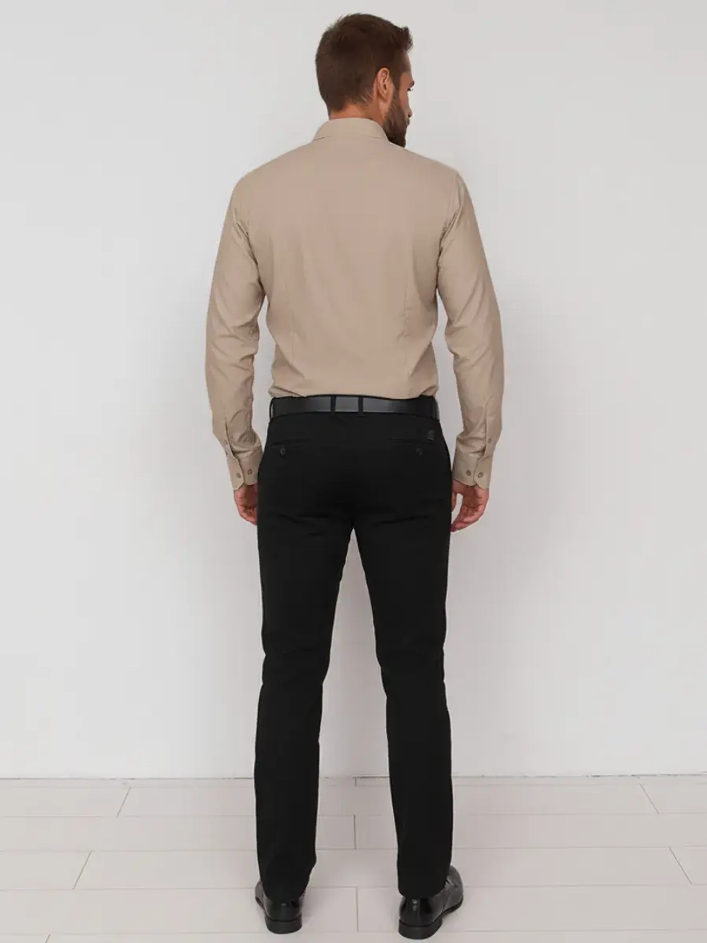 Рубашка классическая с длинным рукавом приталенная