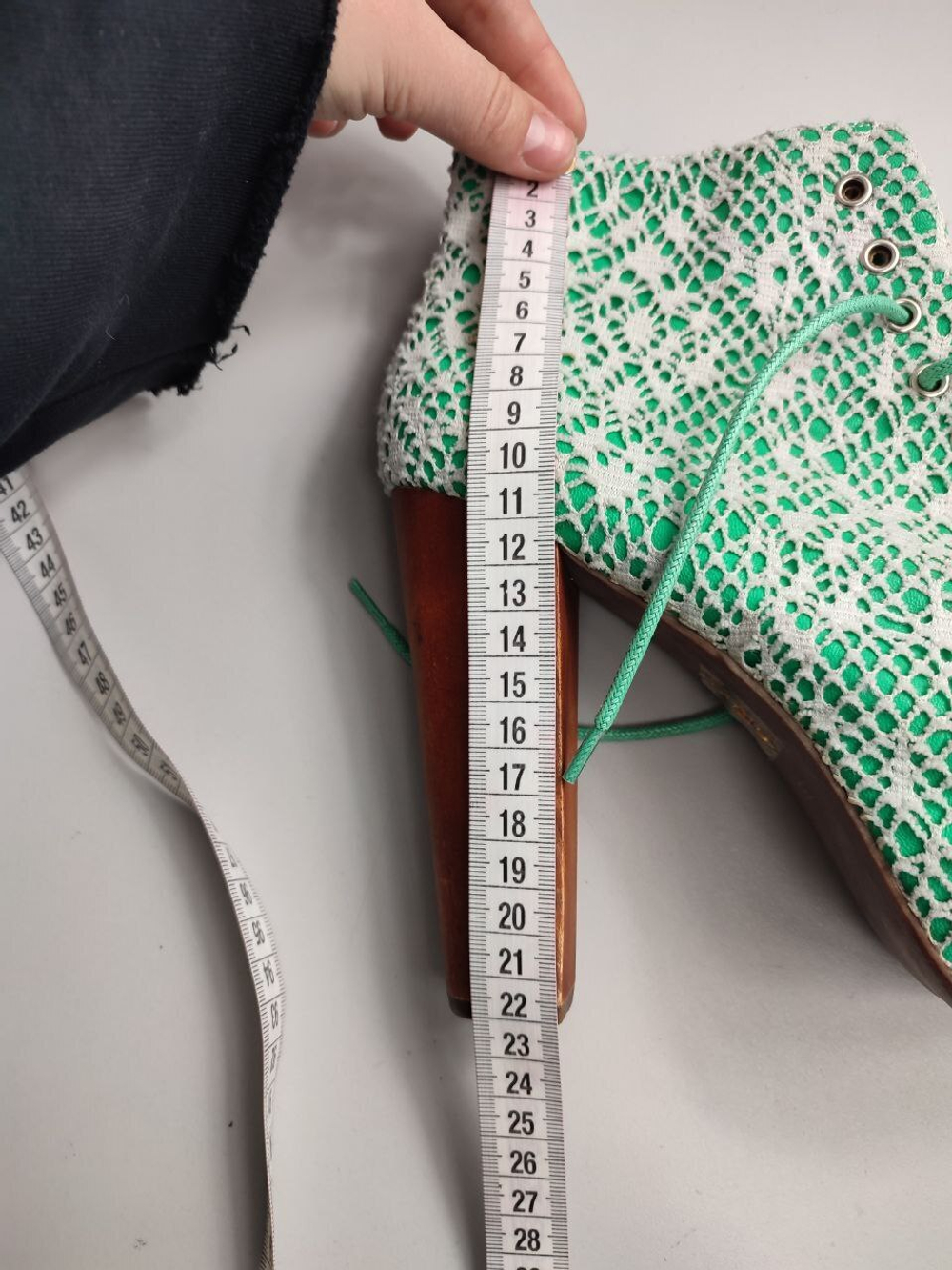 Ботильоны Jeffrey Campbell с кружевом 38 размер