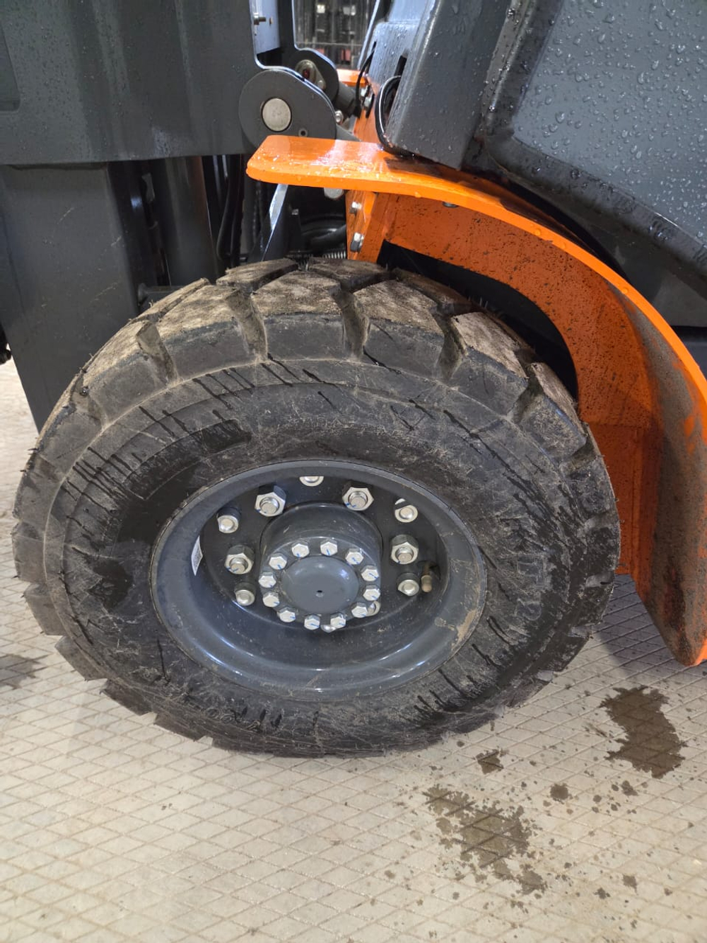 Lonking LG* Вилочный погрузчик LG20DT	(Дизельный, 2,7 л, 48 л.с., АТ)