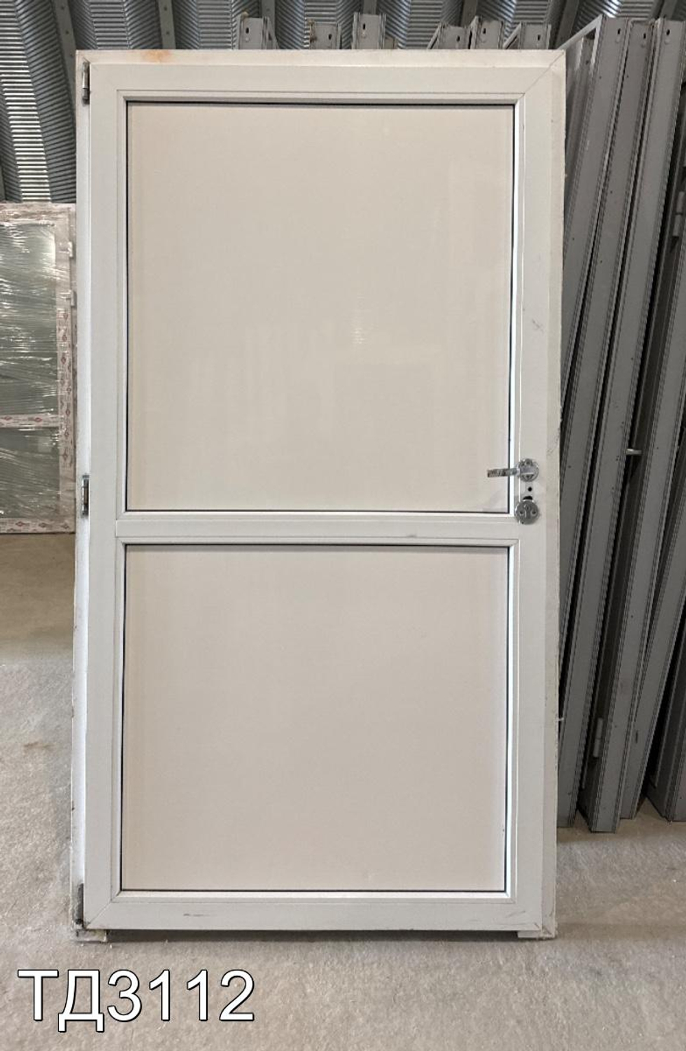 Дверь пластиковая входная Б/У 2000(в) x 1100(ш)