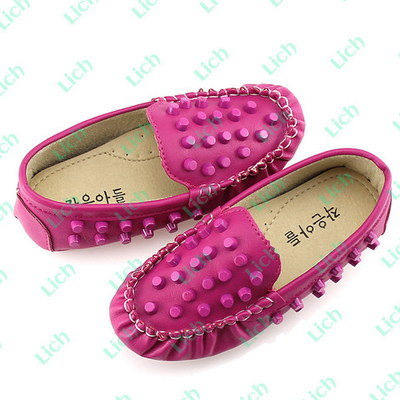 Мокасины детские с пластиковыми шипами