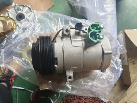 Компрессор кондиционера (оригинал) Geely Emgrand X7 FL2 1016016665