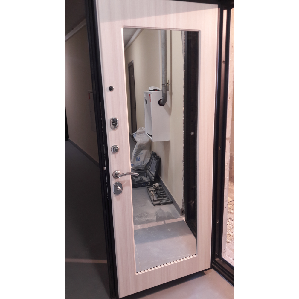 Входная металлическая дверь с зеркалом  Бункер BN-09  Дуб майдера горизонт с черной патиной/ зеркало   ФЛЗ-603 сандал белый