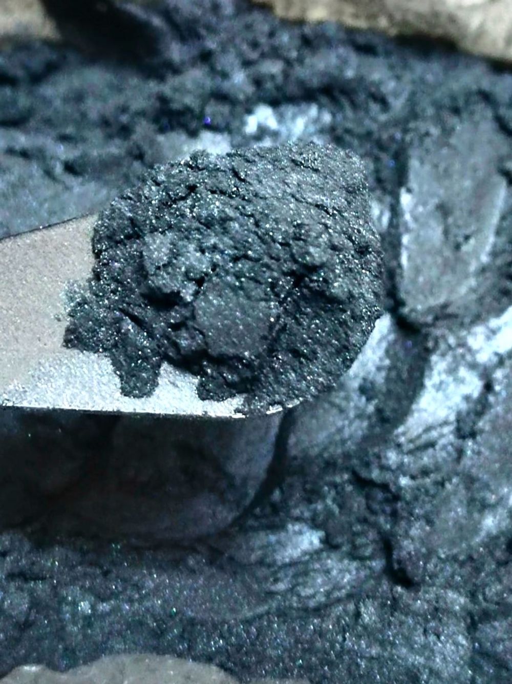 Премиум чёрный 8903 - пигмент универсальный перламутровый