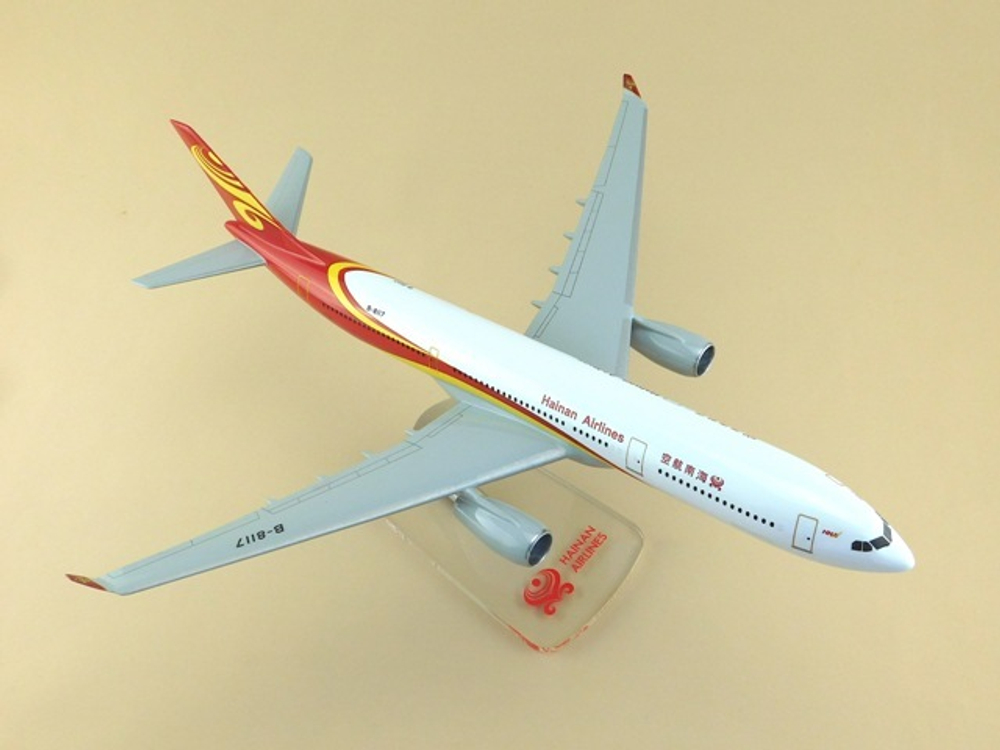 Модель самолета Airbus A330 (М1:144, Hainan Airlines)