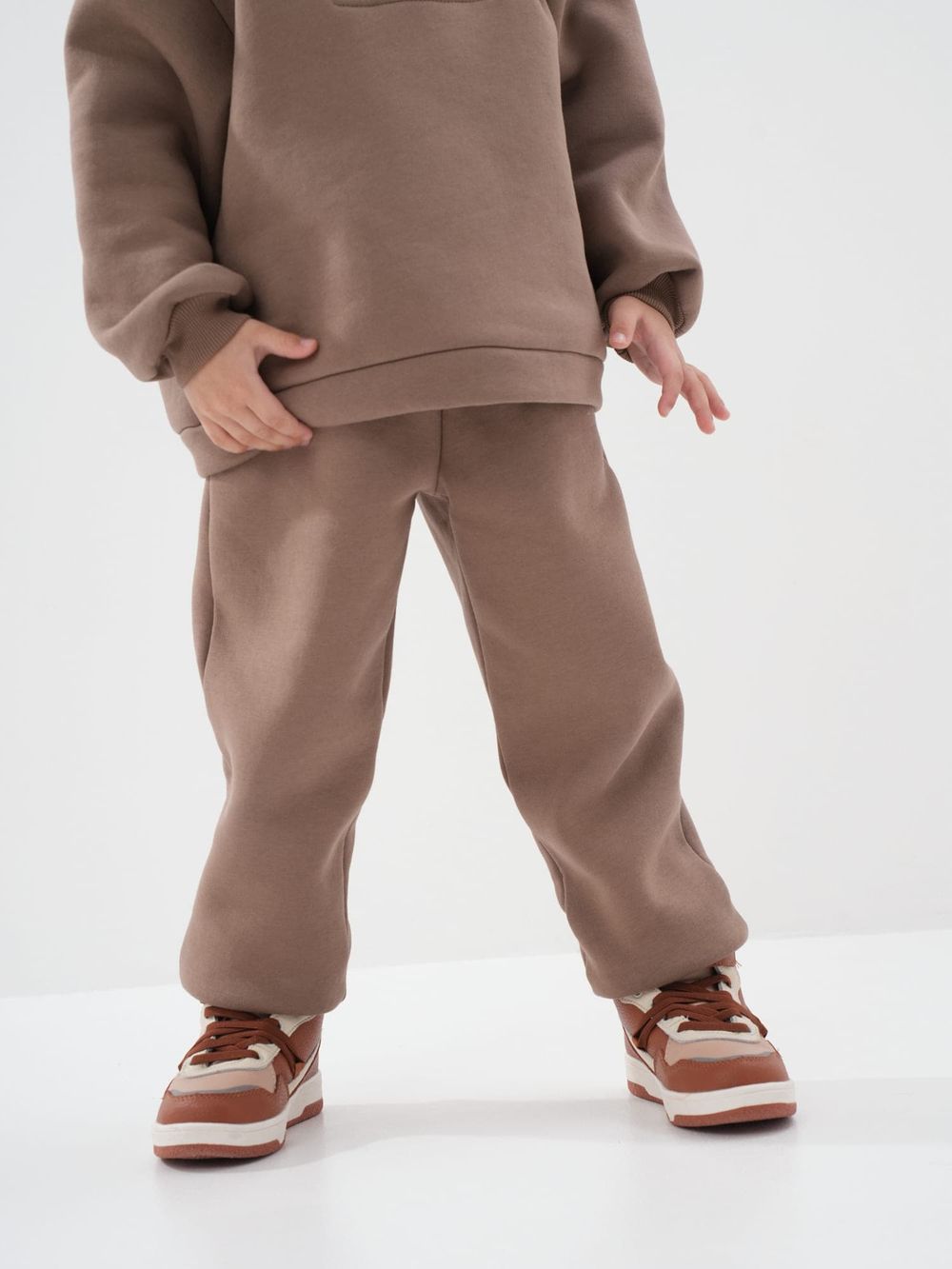 Джоггеры с карманами "Какао" утепленные