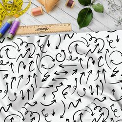 Ткань бязь чёрные стрелки на бежевом фоне