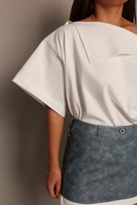 Футболка с отложным уголком