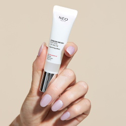 NEO MAKE UP Intense Serum Peptide Lip Balm - Бальзам для губ с интенсивным действием с пептидами. оттенок 01 Perfect Glaze, 10 ml