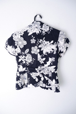 Жакет MissCode с цветами 46 размер