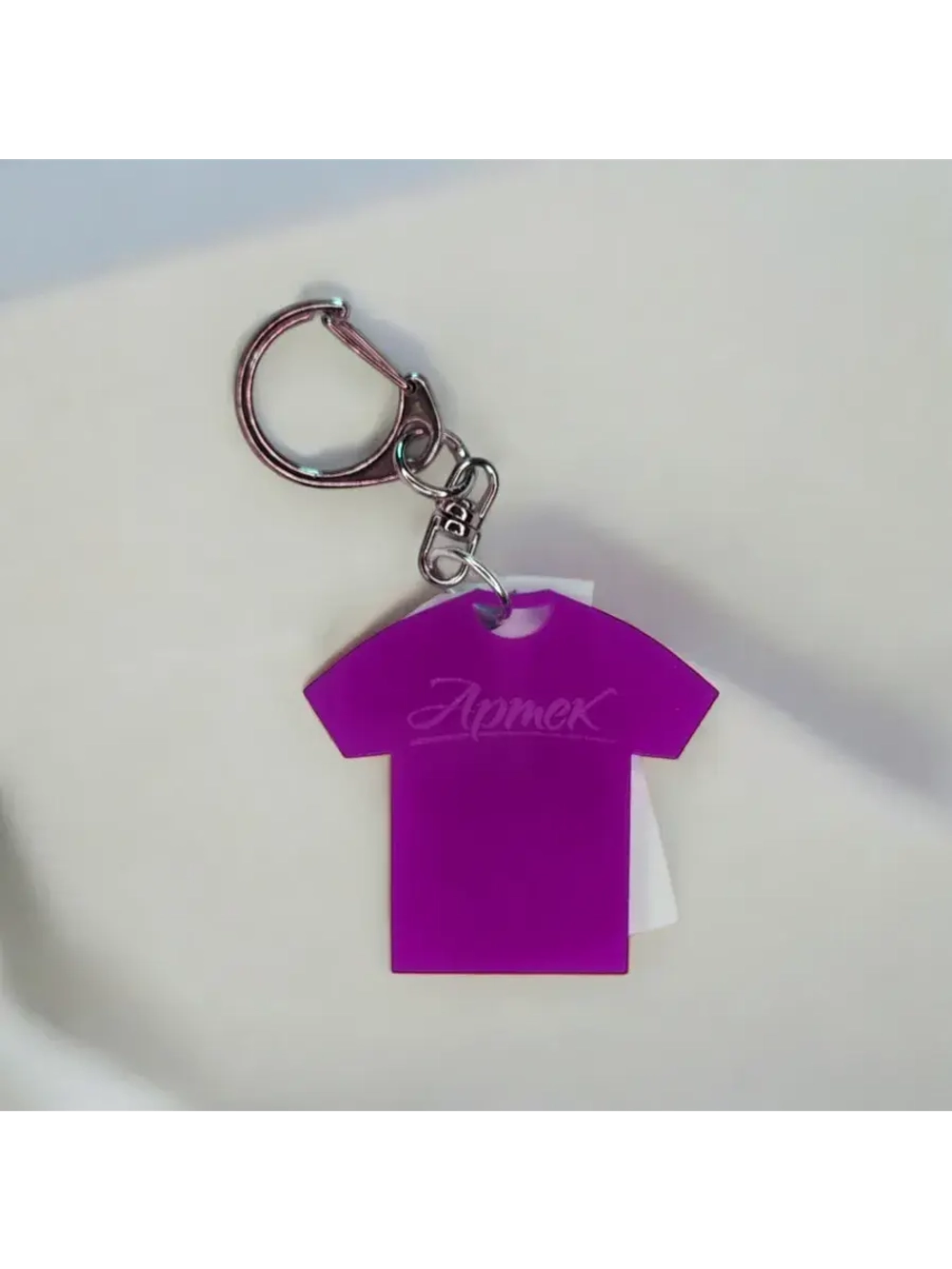 Брелок акриловый