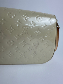 Сумка Louis Vuitton White Monogram Vernis Bellflower