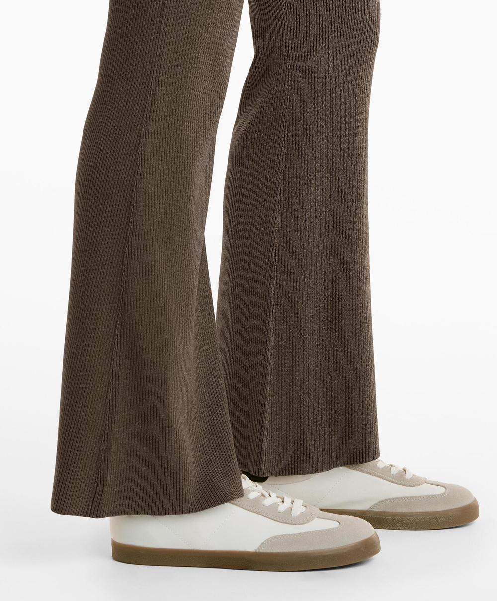 OYSHO Трикотажные расклешенные брюки, серо-бежевый