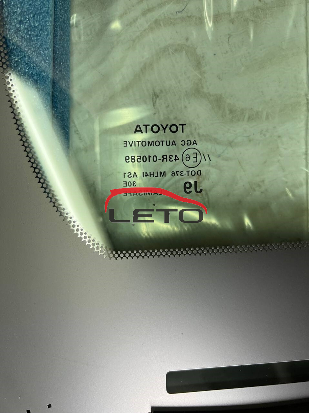 Стекло лобовое 56101-06J90 5610106J90