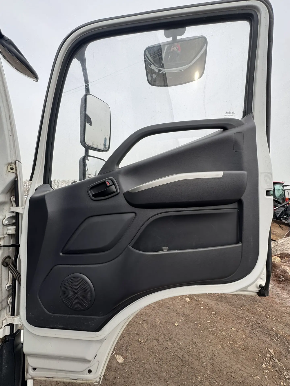 Foton AUMAN 4x2 Бортовой (Евроборт) 1794N0 (Евроборт, Дизельный, 6.7 л, 261 л.с. МТ)