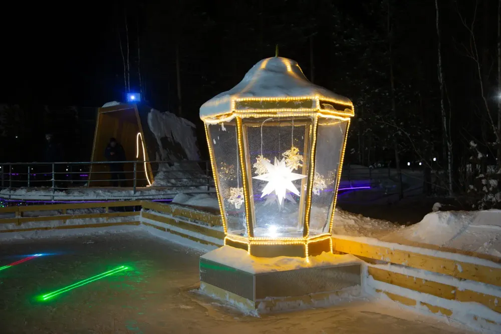 большой Фонарь со звездами внутри