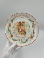 Тарелка Merry Christmas from Peter Rabbit Wedgwood 1996 год