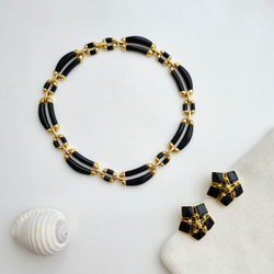 Колье Nina Ricci в чёрном люците